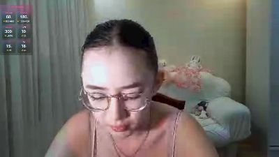 JuliaMaugeri live cam on Cam4