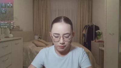 JuliaMaugeri live cam on Cam4