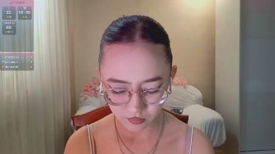 JuliaMaugeri live cam on Cam4