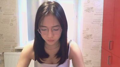 JuliaMaugeri live cam on Cam4