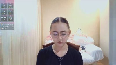 JuliaMaugeri live cam on Cam4
