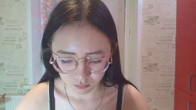 JuliaMaugeri live cam on Cam4
