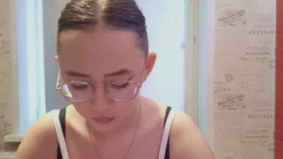 JuliaMaugeri live cam on Cam4