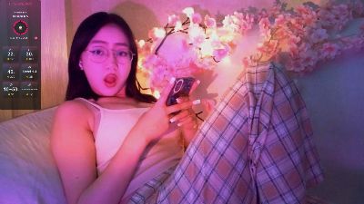 JuliaMaugeri live cam on Cam4