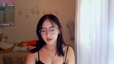 JuliaMaugeri live cam on Cam4