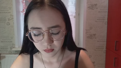 JuliaMaugeri live cam on Cam4