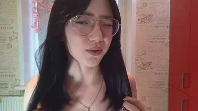 JuliaMaugeri live cam on Cam4