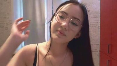 JuliaMaugeri live cam on Cam4