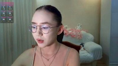 JuliaMaugeri live cam on Cam4