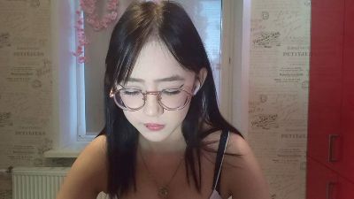 JuliaMaugeri live cam on Cam4