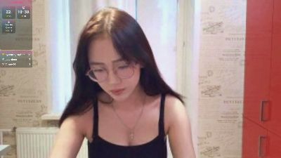 JuliaMaugeri live cam on Cam4