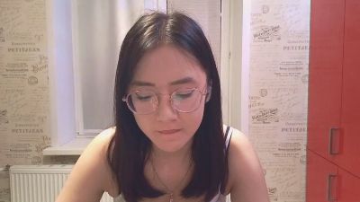JuliaMaugeri live cam on Cam4