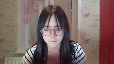 JuliaMaugeri live cam on Cam4