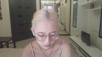 JuliaMaugeri live cam on Cam4