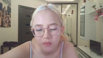 JuliaMaugeri live cam on Cam4