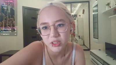 JuliaMaugeri live cam on Cam4