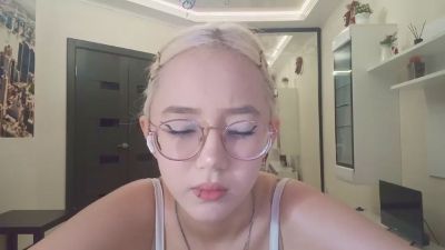 JuliaMaugeri live cam on Cam4
