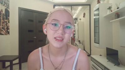 JuliaMaugeri live cam on Cam4