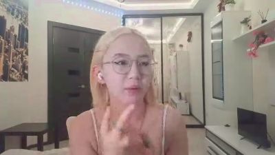 JuliaMaugeri live cam on Cam4