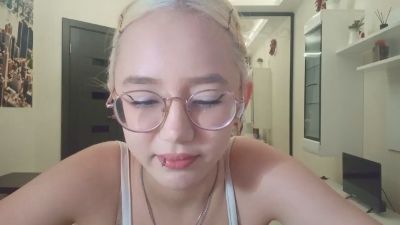 JuliaMaugeri live cam on Cam4