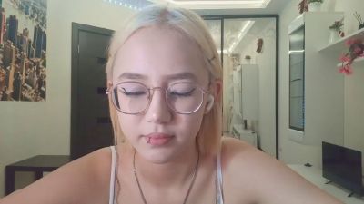 JuliaMaugeri live cam on Cam4