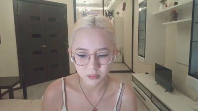 JuliaMaugeri live cam on Cam4
