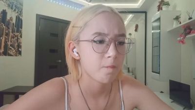 JuliaMaugeri live cam on Cam4