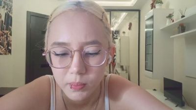 JuliaMaugeri live cam on Cam4