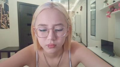 JuliaMaugeri live cam on Cam4
