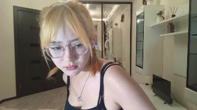 JuliaMaugeri live cam on Cam4