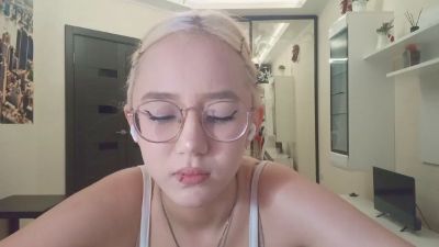 JuliaMaugeri live cam on Cam4