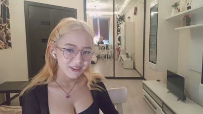JuliaMaugeri live cam on Cam4