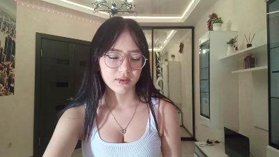 JuliaMaugeri live cam on Cam4