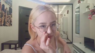 JuliaMaugeri live cam on Cam4