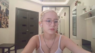 JuliaMaugeri live cam on Cam4