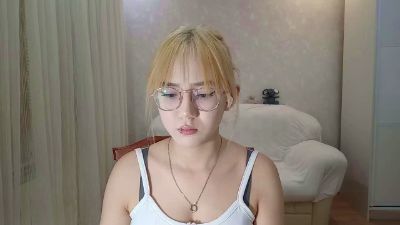 JuliaMaugeri live cam on Cam4