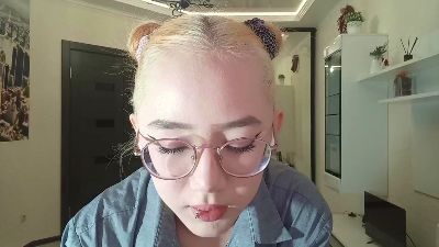 JuliaMaugeri live cam on Cam4