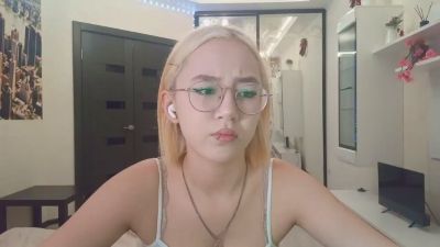 JuliaMaugeri live cam on Cam4