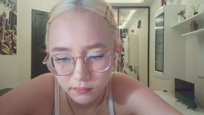 JuliaMaugeri live cam on Cam4