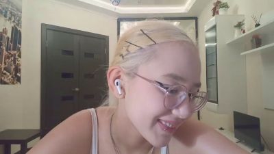 JuliaMaugeri live cam on Cam4