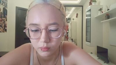 JuliaMaugeri live cam on Cam4