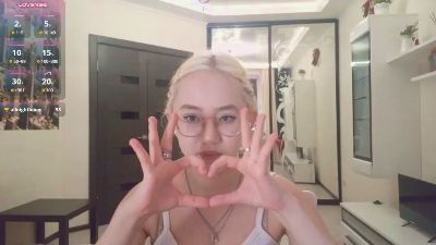 JuliaMaugeri live cam on Cam4