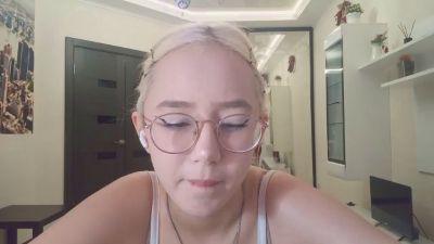 JuliaMaugeri live cam on Cam4
