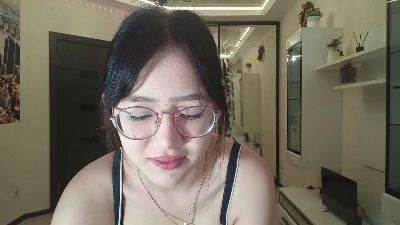 JuliaMaugeri live cam on Cam4