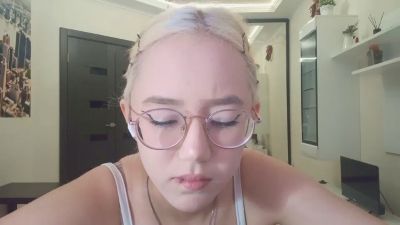 JuliaMaugeri live cam on Cam4