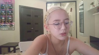 JuliaMaugeri live cam on Cam4