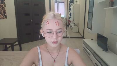 JuliaMaugeri live cam on Cam4