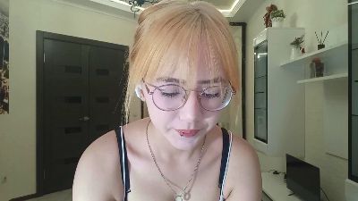 JuliaMaugeri live cam on Cam4