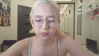 JuliaMaugeri live cam on Cam4