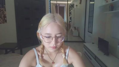 JuliaMaugeri live cam on Cam4